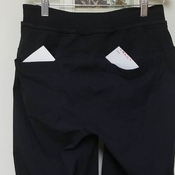 Lululemon Women's Capris Size 4 - Picture 5 of 11